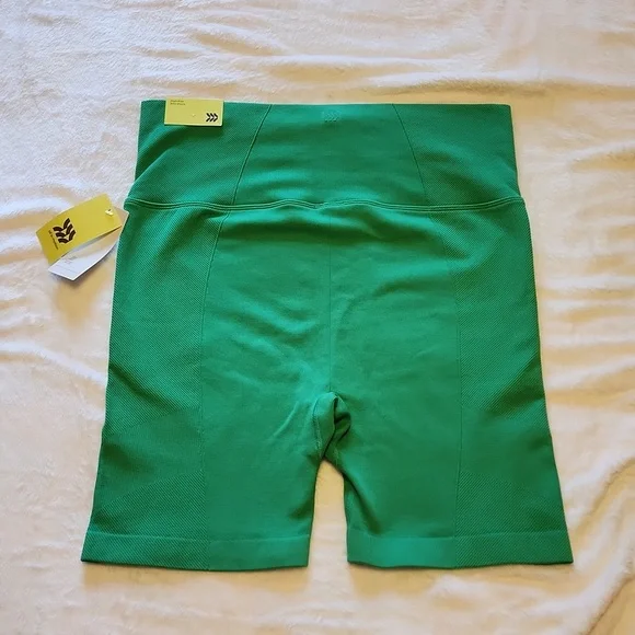 NWT Green biker shorts - Picture 2 of 4